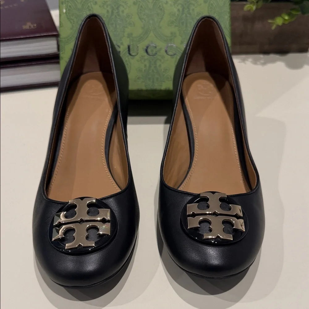 Tory Burch Black Leather Logo Medallion Ballet Flats